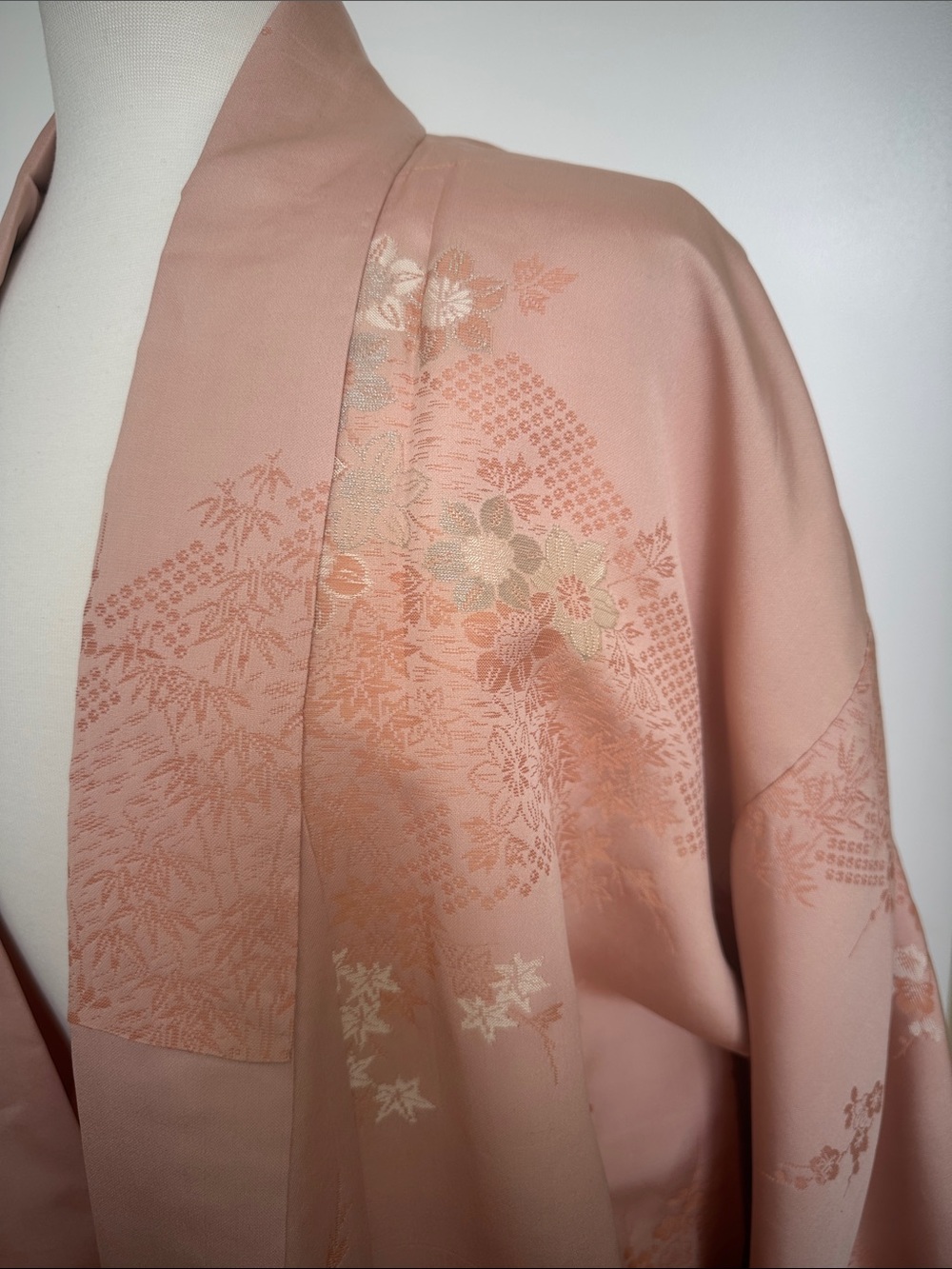 Vintage 50s Silk Embroidered Kimono Robe - Blush Pink With Cherry Blossoms (OS) - Picture 3 of 16